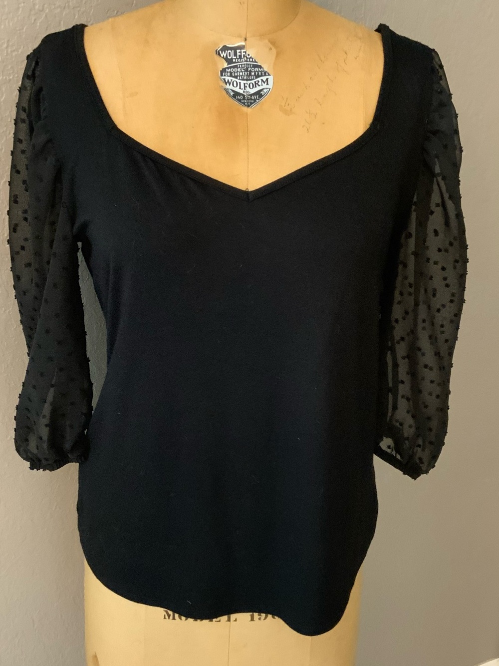 Kim & Cami Black Scoop V-Neck with Sheer Swiss Dot Puff Sleeve Top, size Medium